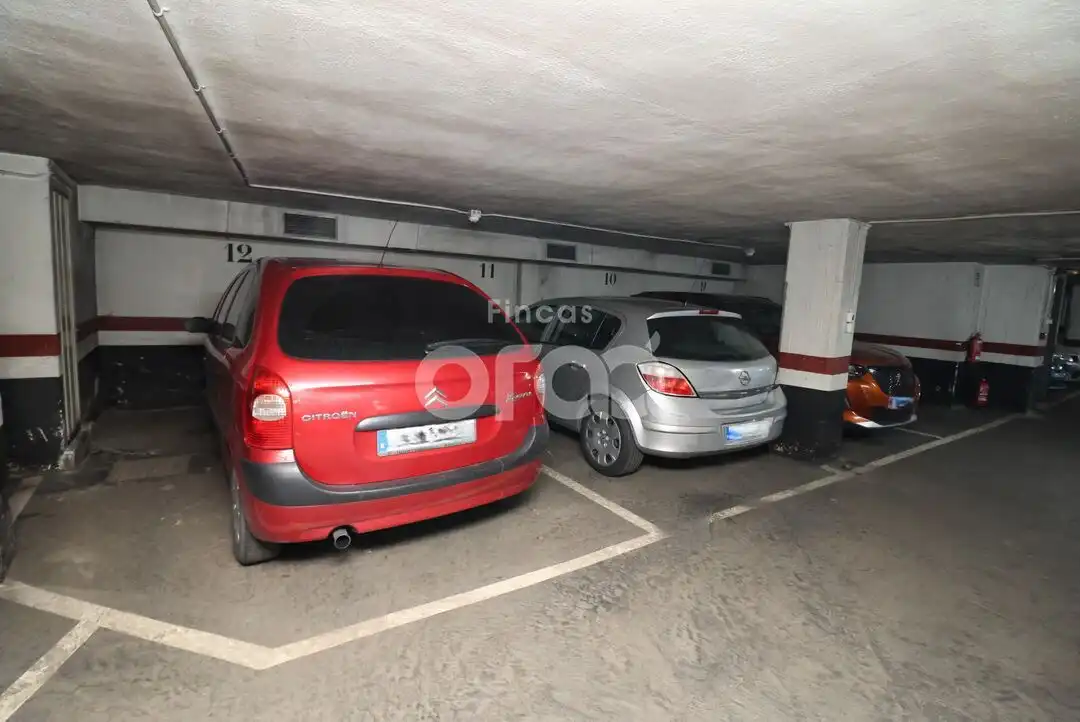 Parking de Piso en venta en Santurtzi  con Calefacción, Amueblado y Balcón