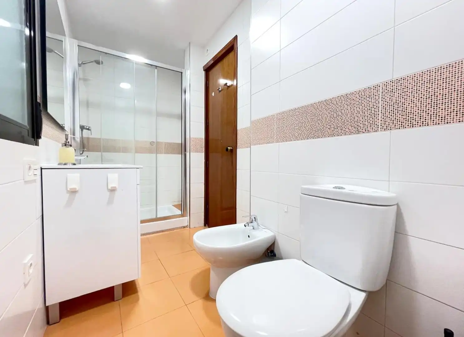 Badezimmer von Wohnung zur Miete in Granada mit Möbliert