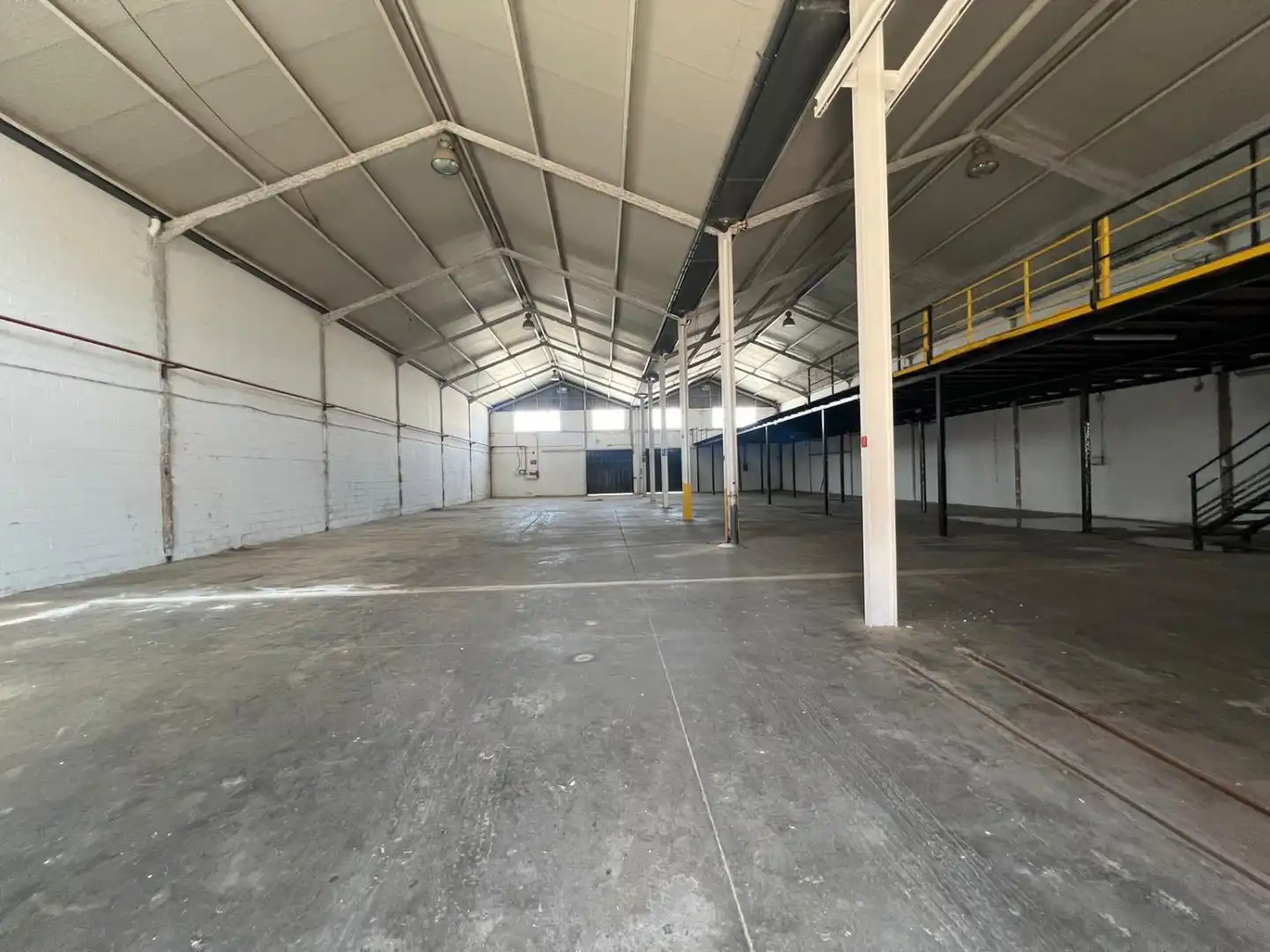Nave industrial en venta en Utrera