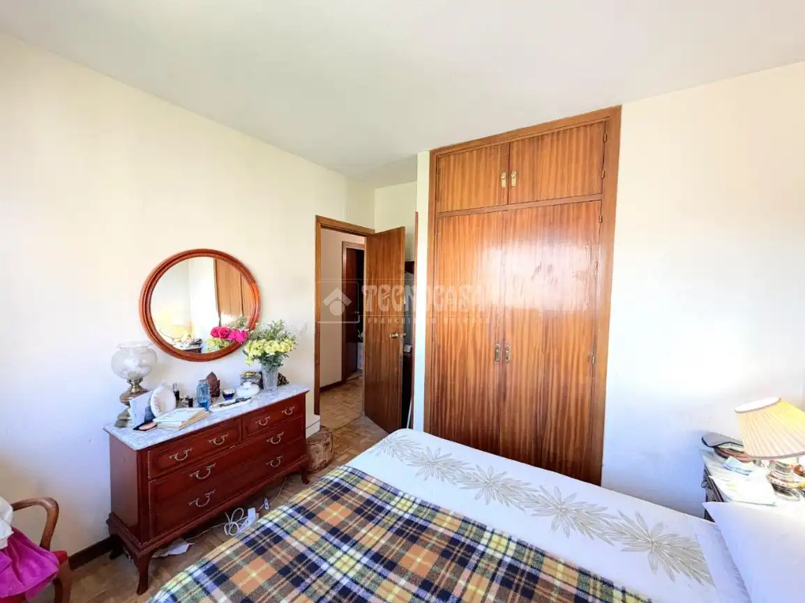 Schlafzimmer von Wohnung zum Verkauf in Madrid mit Heizung, Privatgarten und Schwimmbad