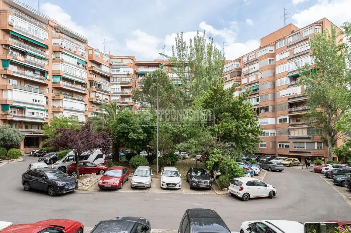 Vista exterior de Piso en venta en Madrid con Aire acondicionado, Calefacción y Terraza
