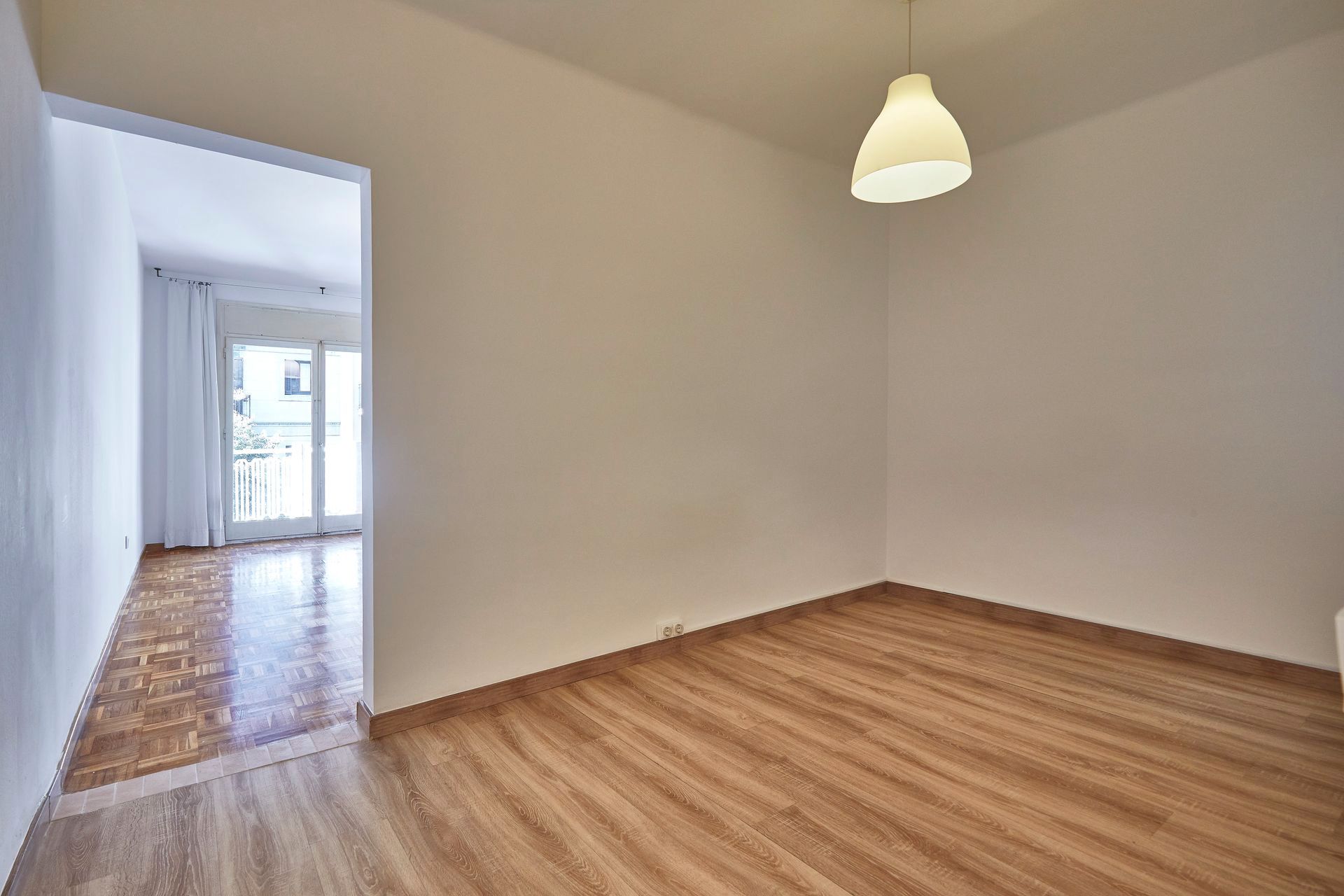 Bedroom of Flat for sale in  Barcelona Capital  with Parquet flooring, Oven and Microwave