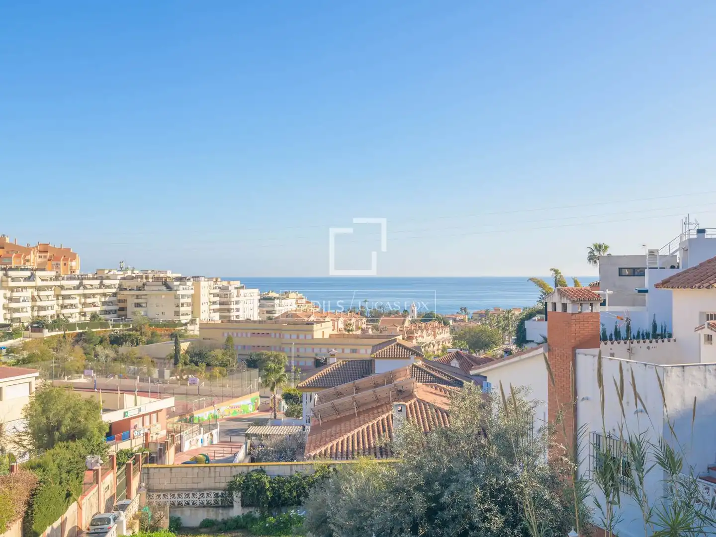 Vista exterior de Casa o xalet en venda en Rincón de la Victoria amb Aire condicionat, Jardí privat i Terrassa