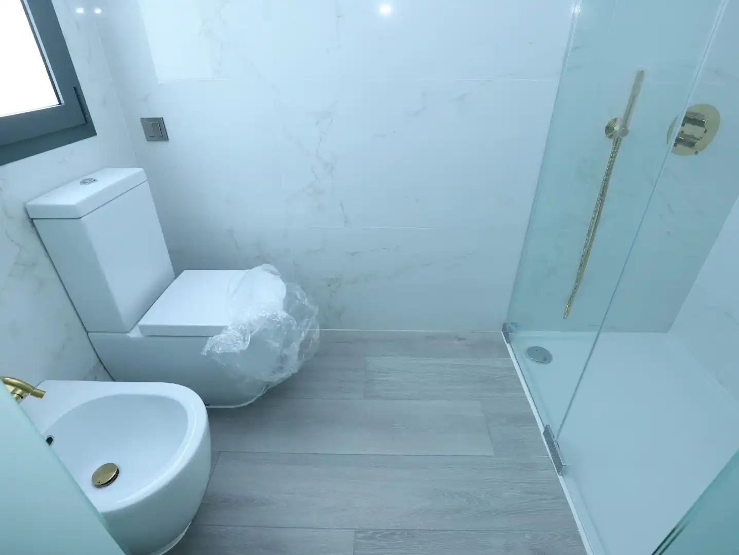 Baño de Ático en venta en Esplugues de Llobregat con Aire acondicionado, Calefacción y Jardín privado