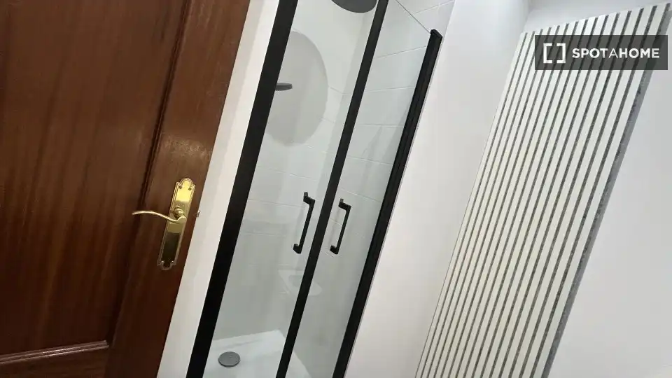 Bany de Apartament per a compartir en Madrid amb Aire condicionat, Calefacció i Terrassa
