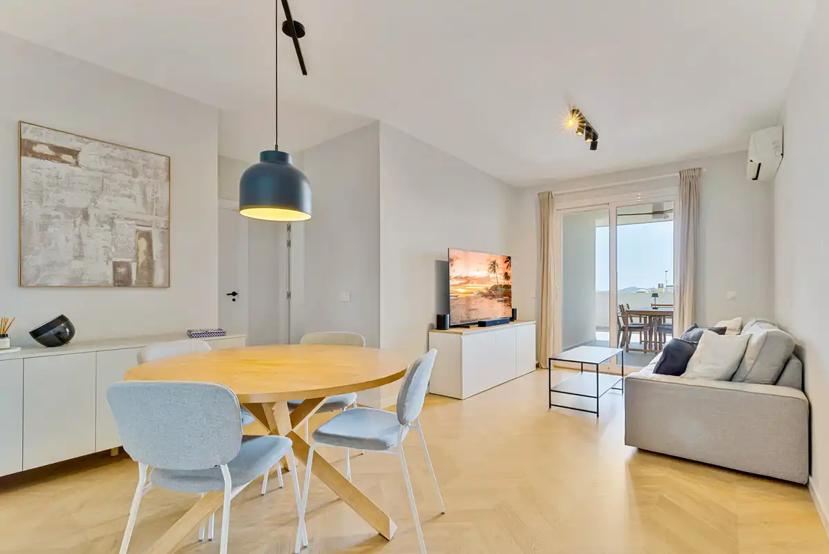 Sala de estar de Apartamento en venta en Fuengirola con Aire acondicionado, Amueblado y Piscina comunitaria