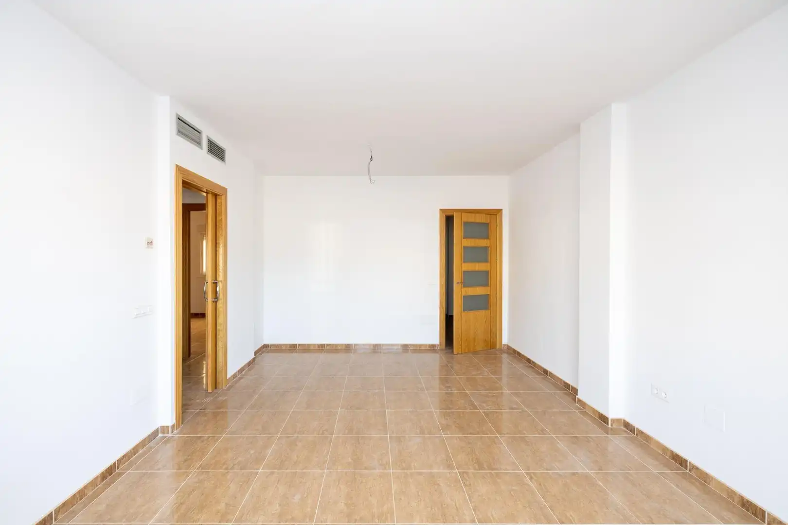 Piso en venta en Roquetas de Mar con Calefacción, Terraza y Balcón