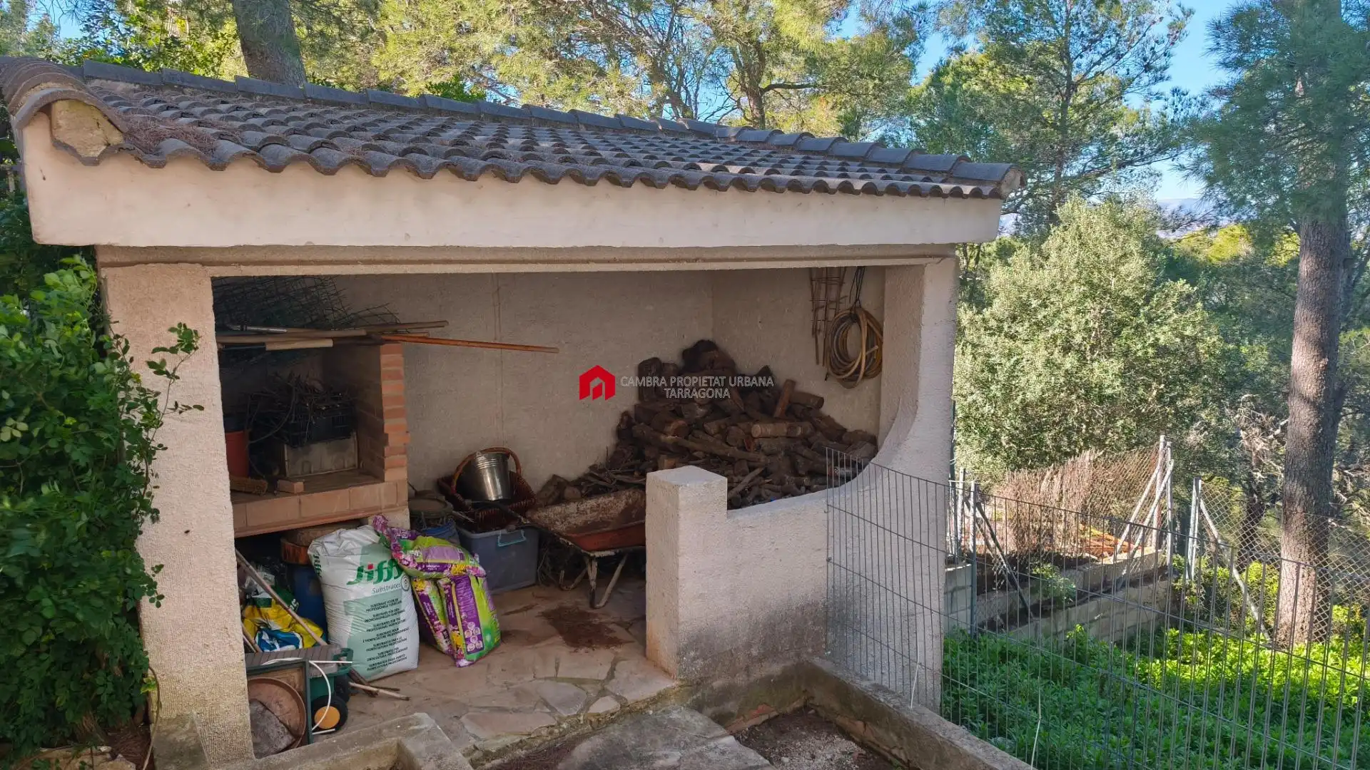 Vista exterior de Casa o xalet en venda en Tortosa amb Calefacció, Jardí privat i Terrassa