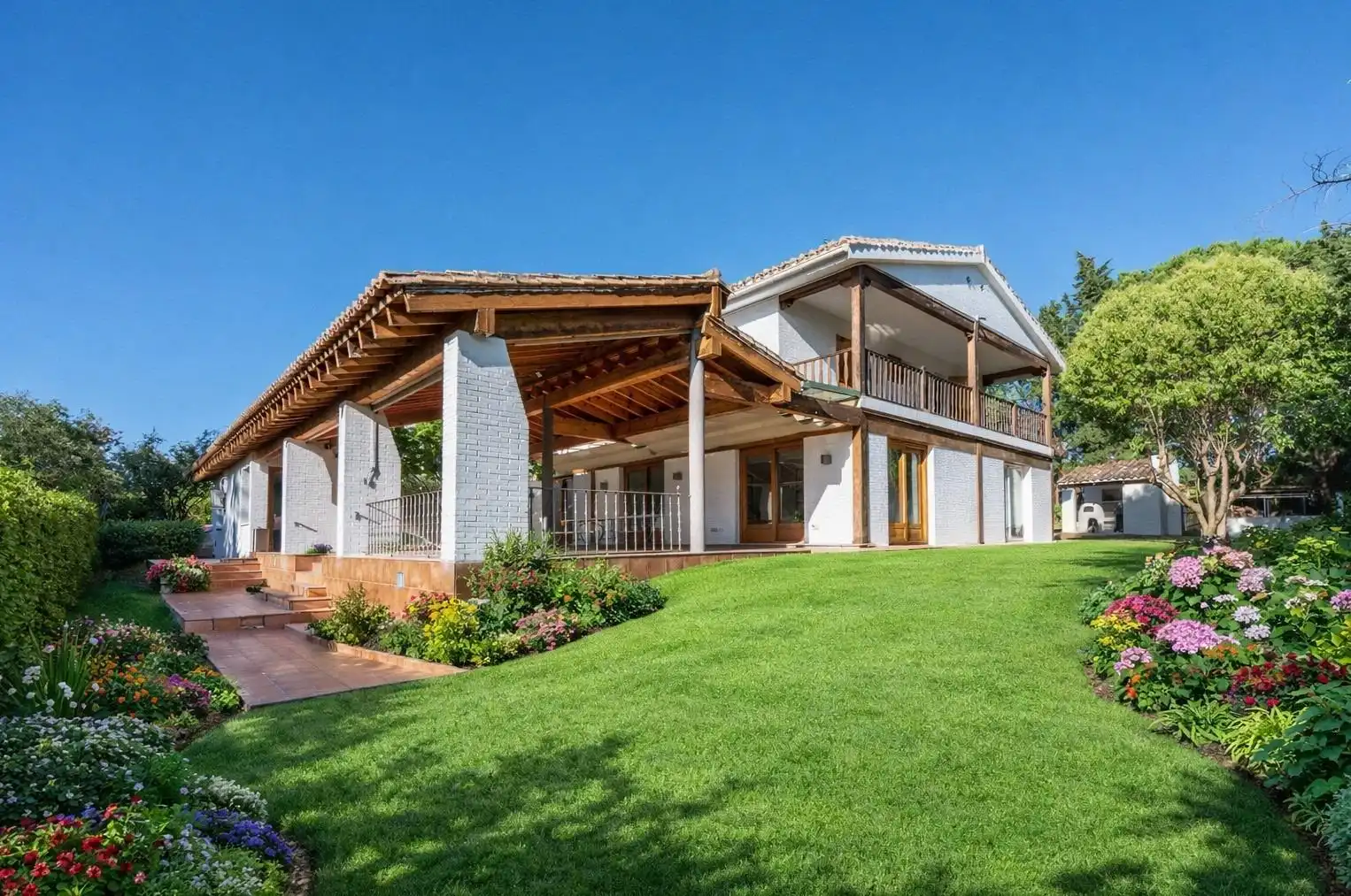 Vista exterior de Casa o chalet en venta en Las Rozas de Madrid con Aire acondicionado, Calefacción y Jardín privado