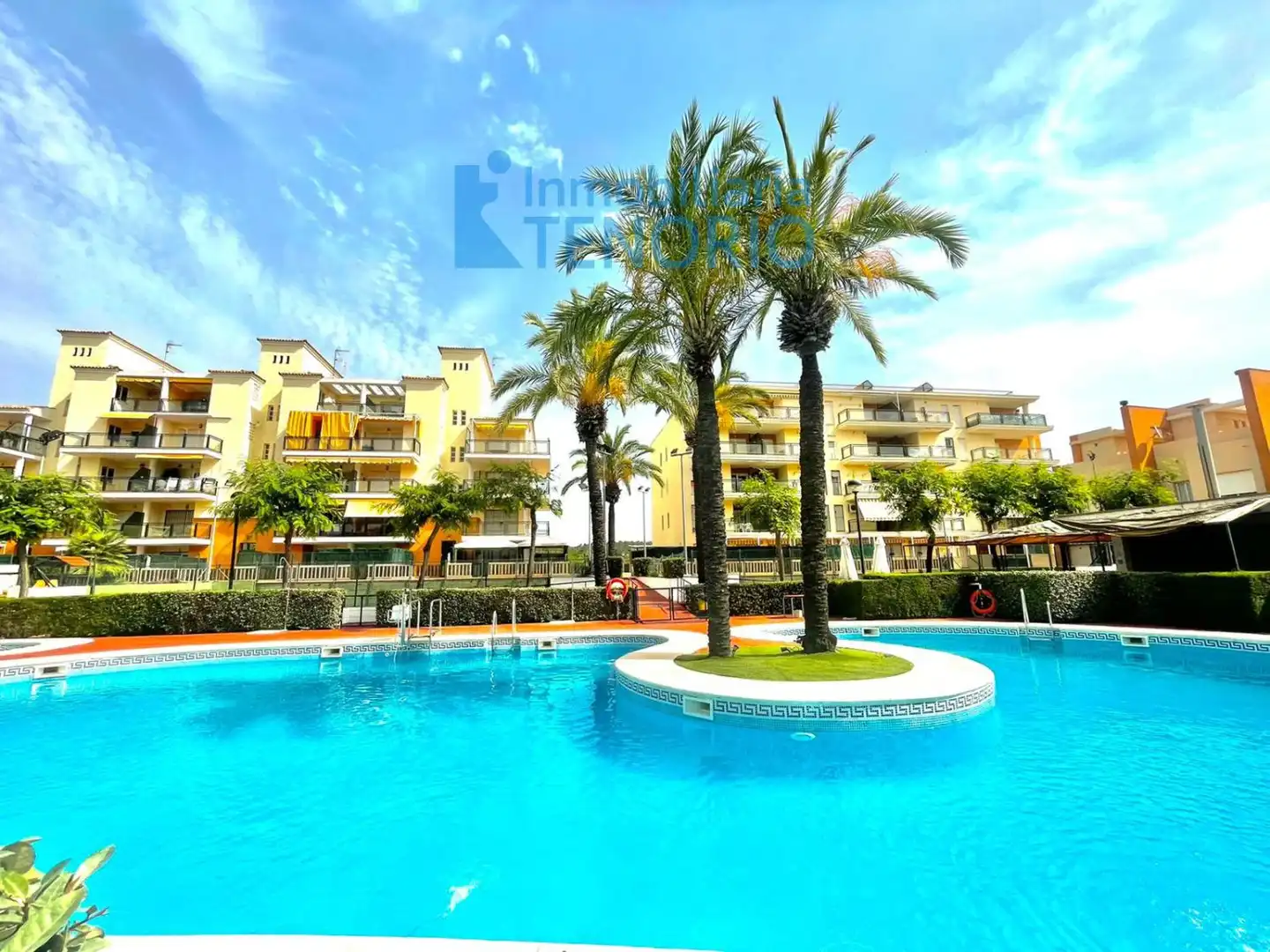 Außenansicht von Dachboden zum Verkauf in La Antilla mit Terrasse, Abstellraum und Gemeinschaftspool