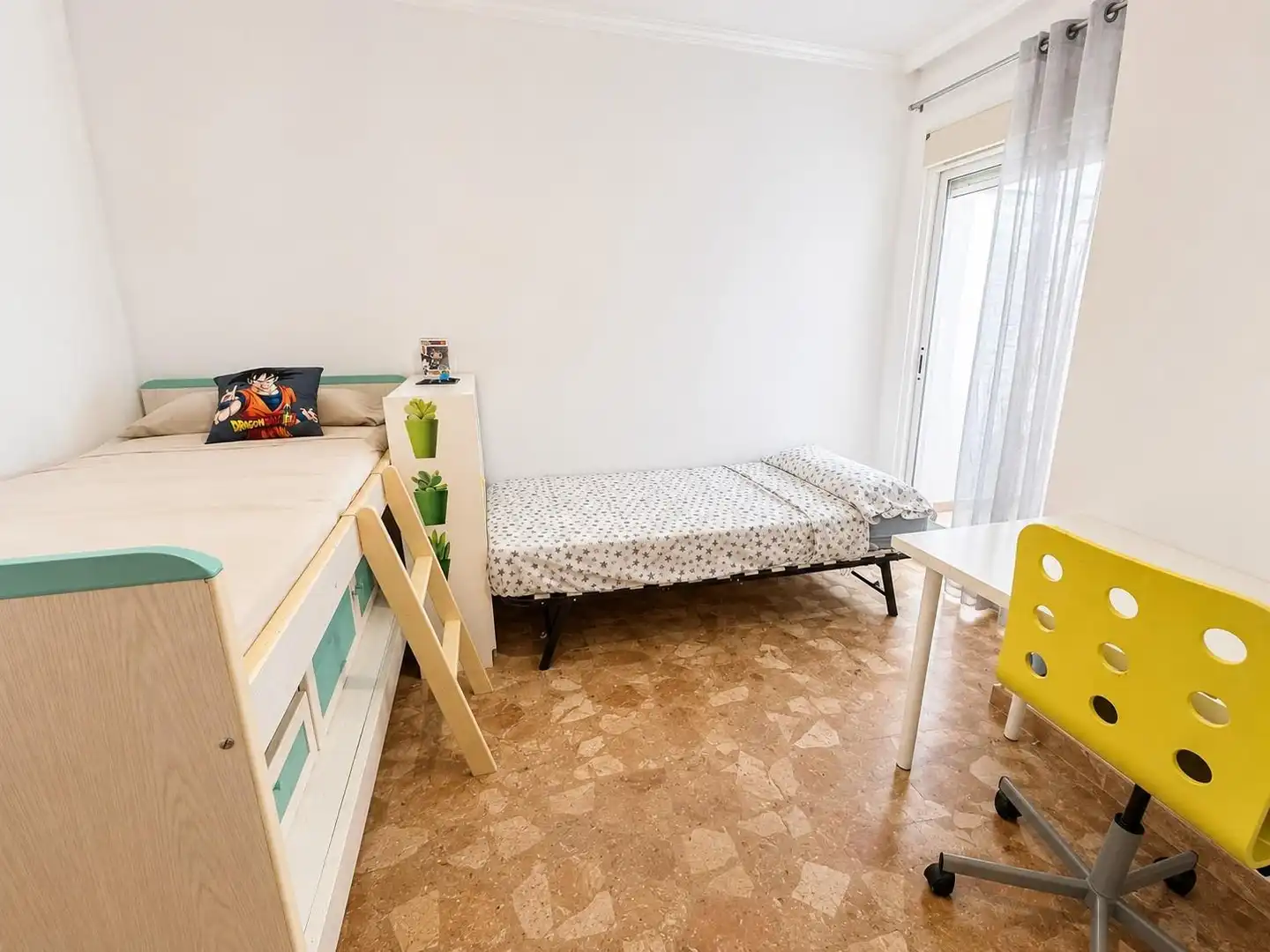 Dormitori de Pis en venda en Crevillent amb Aire condicionat, Terrassa i Traster