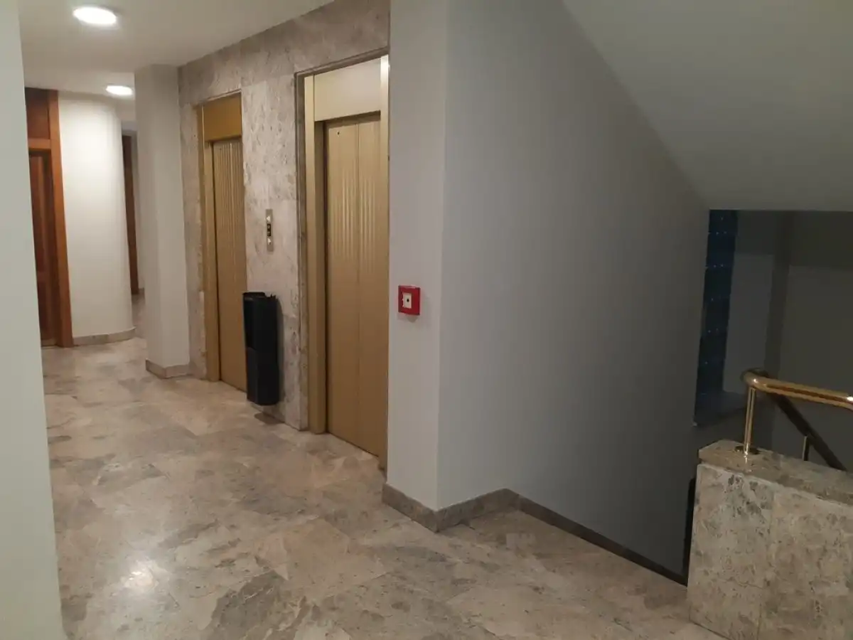 Oficina en venta en Burgos con Calefacción, Terraza y Trastero