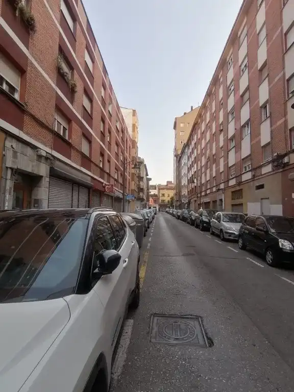 Vista exterior de Pis en venda en Gijón  amb Moblat i Forn