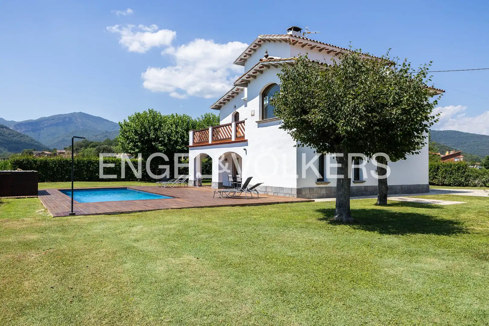 Außenansicht von Haus oder Chalet zum Verkauf in La Vall d'en Bas mit Heizung und Privatgarten