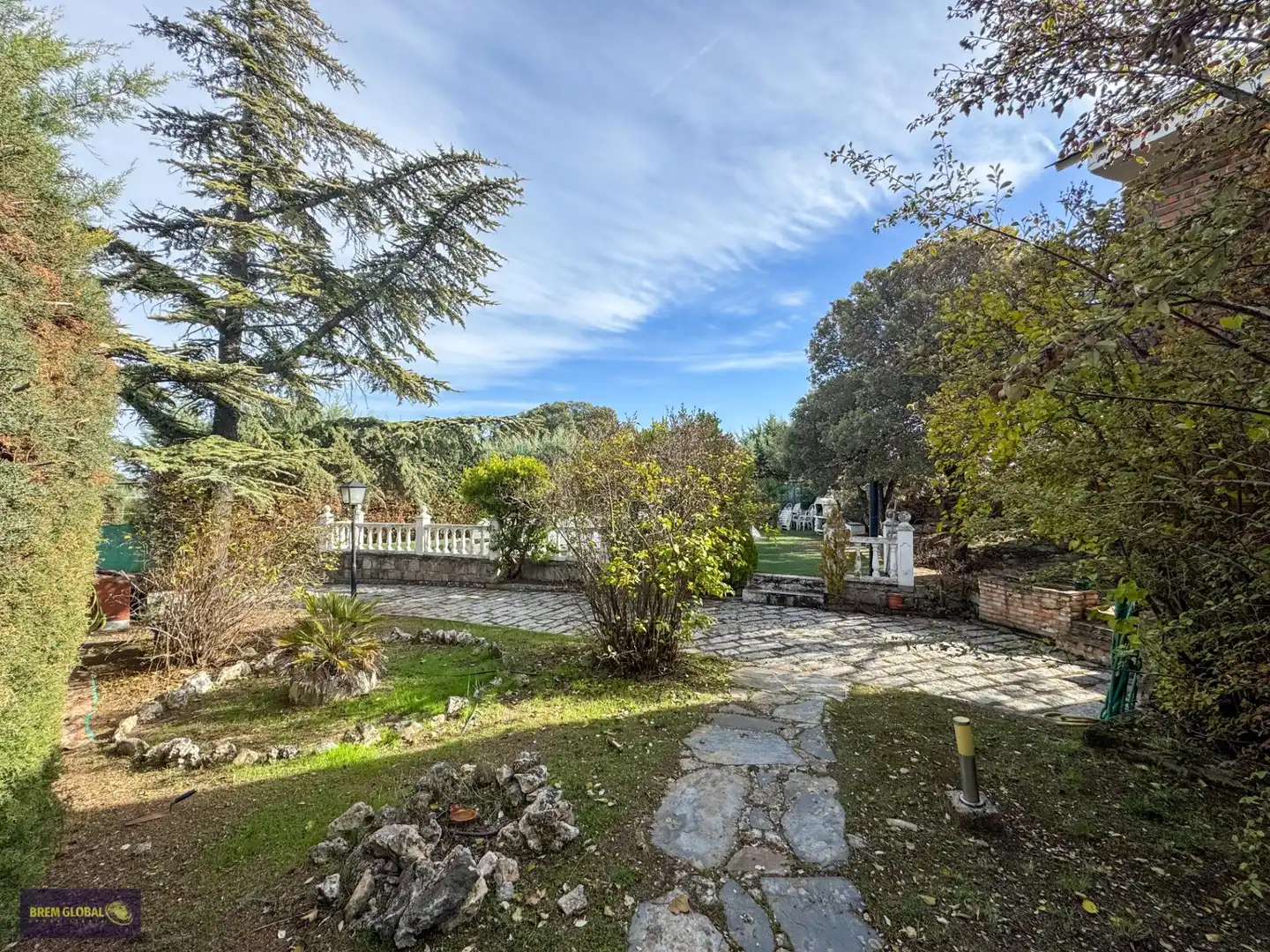 Jardí de Casa o xalet en venda en La Cabrera amb Jardí privat, Terrassa i Traster