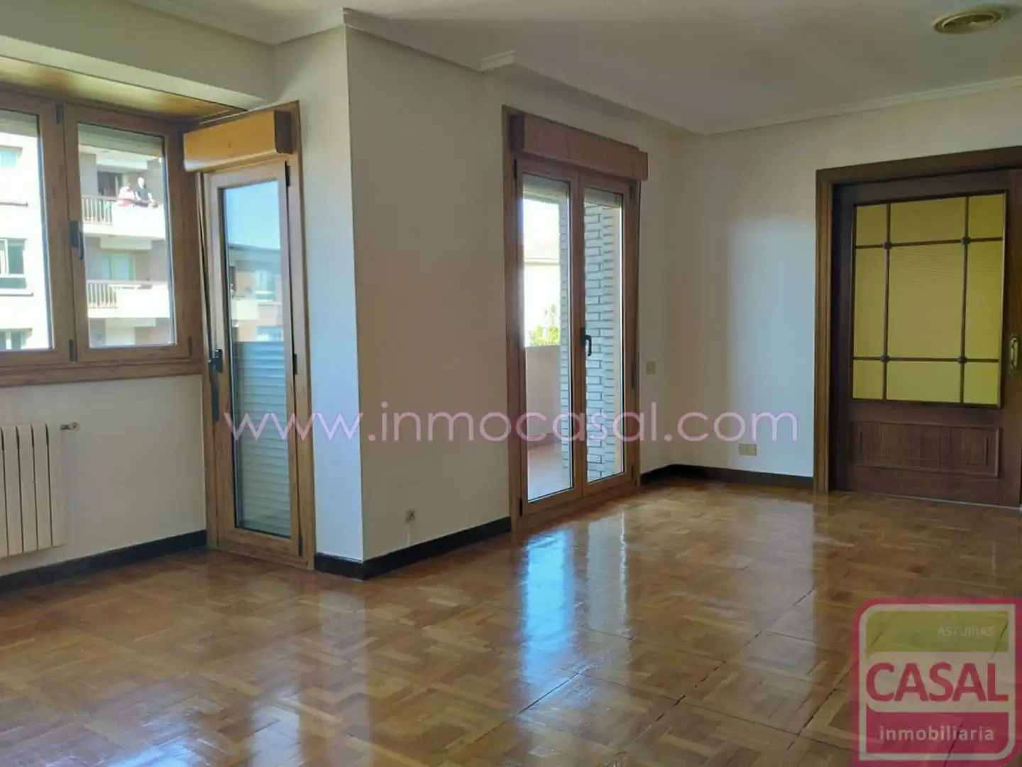 Living room of Flat for rent in Oviedo   with Heating, Terrace and Storage room