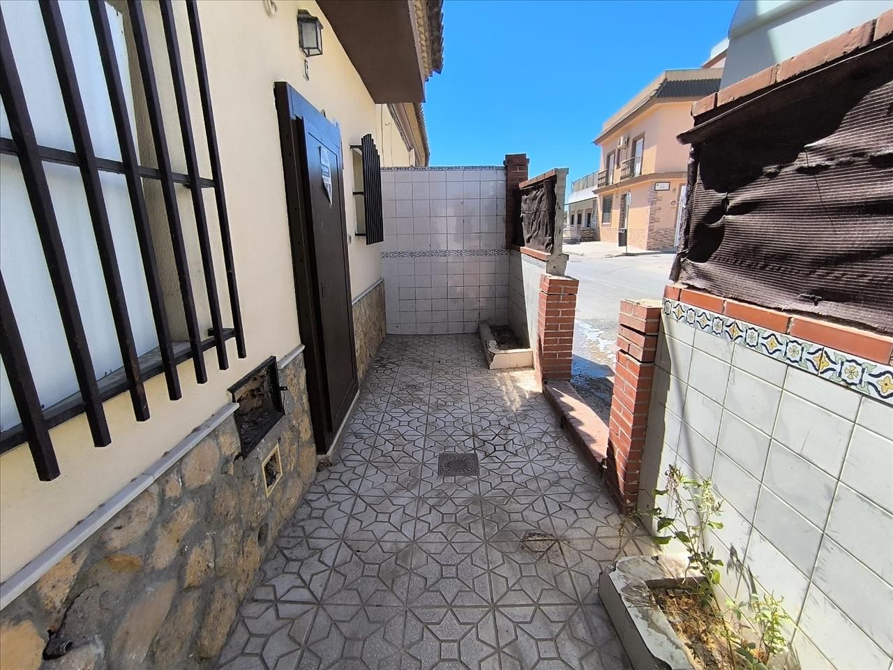 Vista exterior de Casa adosada en venta en Chiclana de la Frontera