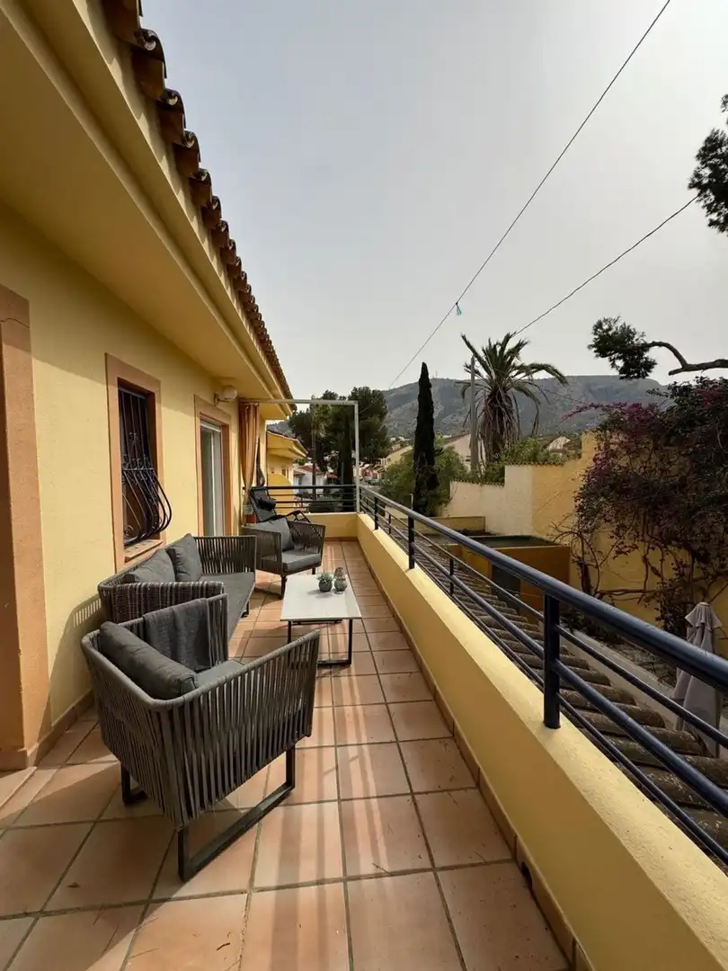 Terrassa de Casa o xalet en venda en L'Alfàs del Pi amb Aire condicionat, Jardí privat i Terrassa
