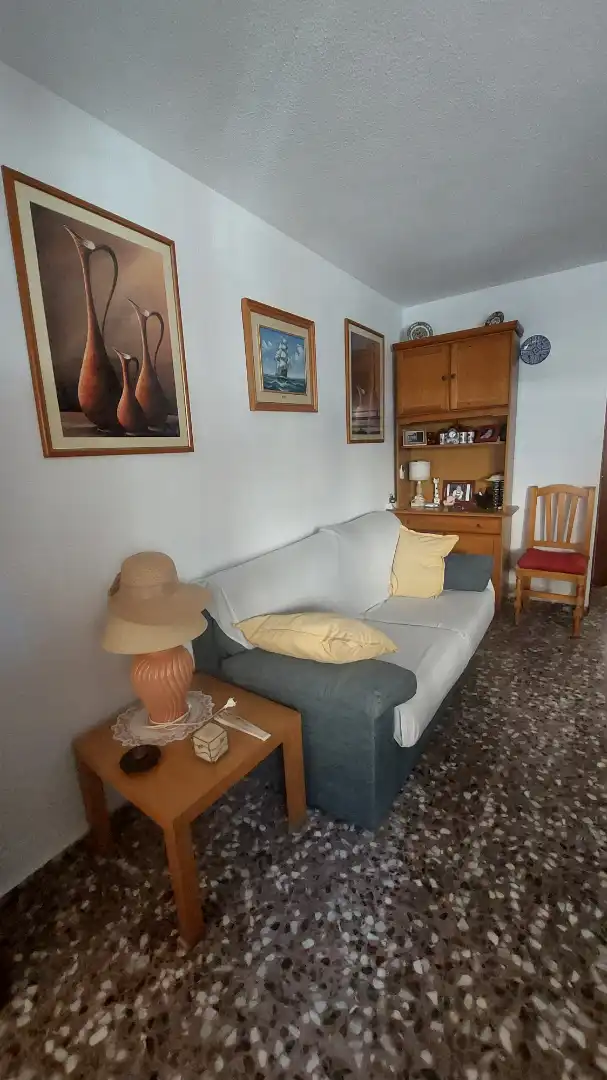 Wohnzimmer von Einfamilien-Reihenhaus zum Verkauf in La Manga del Mar Menor mit Klimaanlage, Heizung und Terrasse