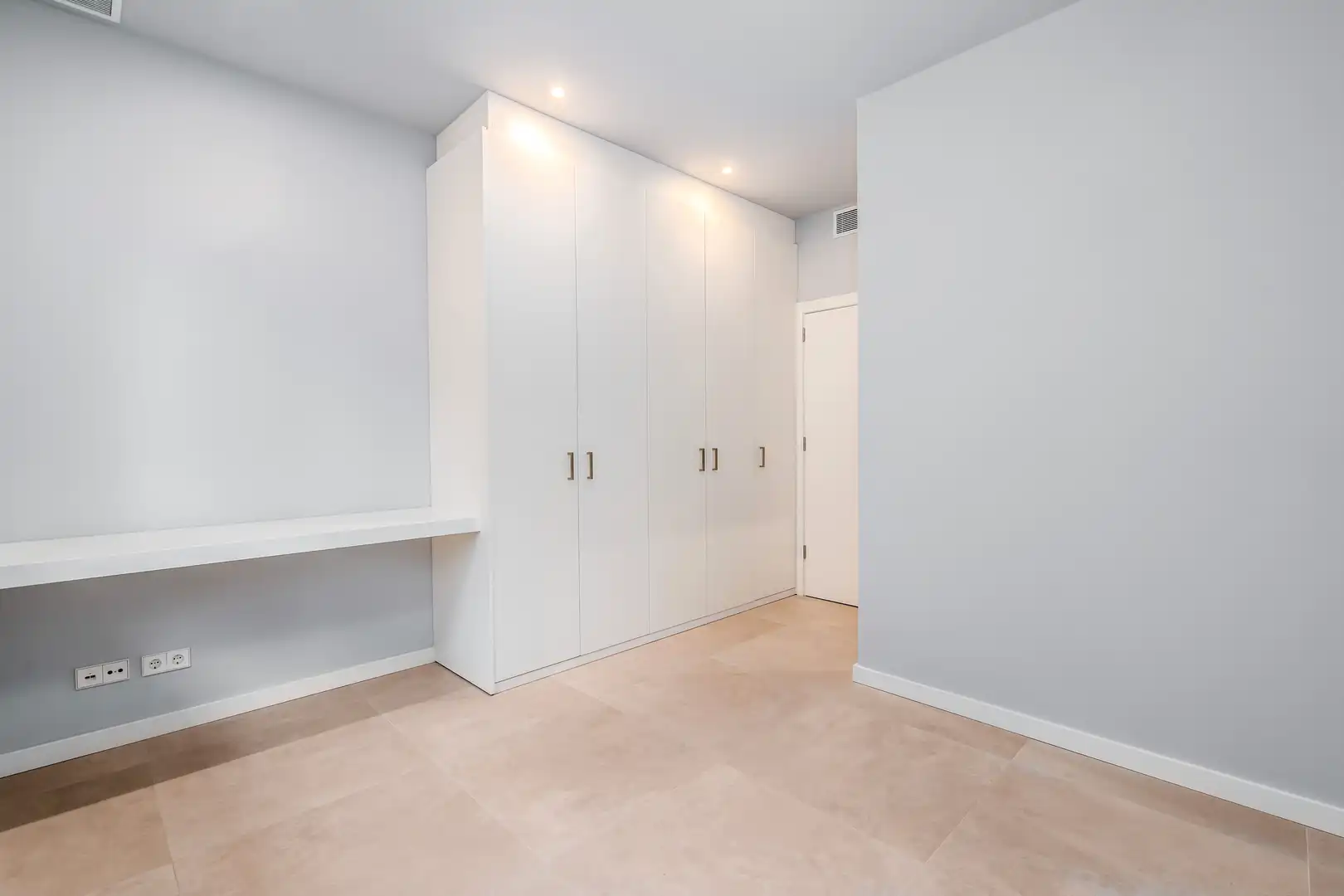 Habitación de Casa o chalet en venta en Barcelona con Aire acondicionado, Calefacción y Jardín privado