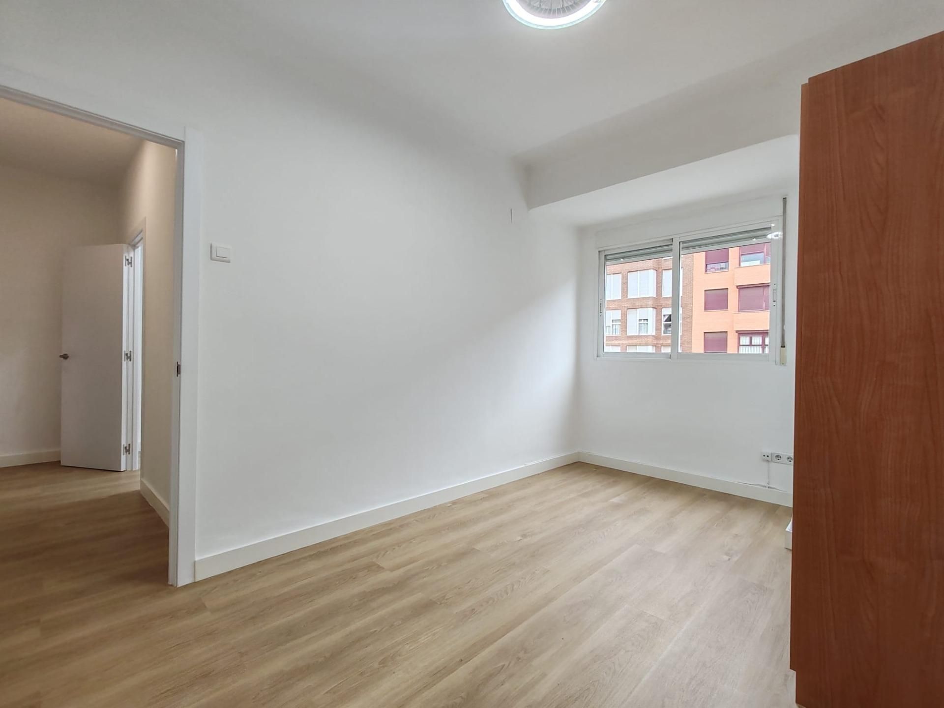 Bedroom of Flat for sale in  Valencia Capital  with Balcony