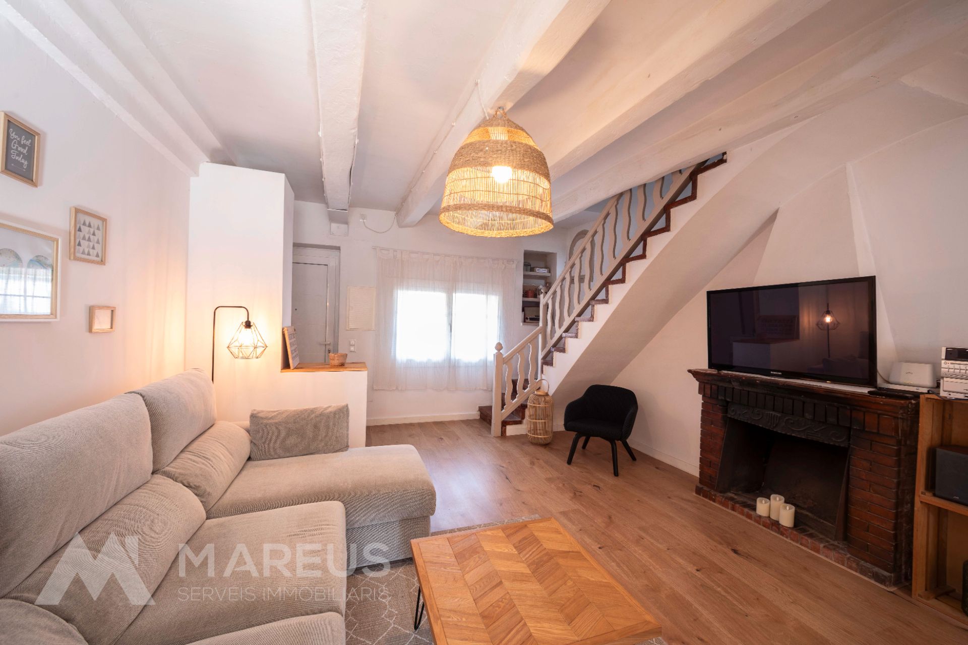 Sala d'estar de Casa o xalet en venda en Castellví de Rosanes amb Aire condicionat, Jardí privat i Terrassa