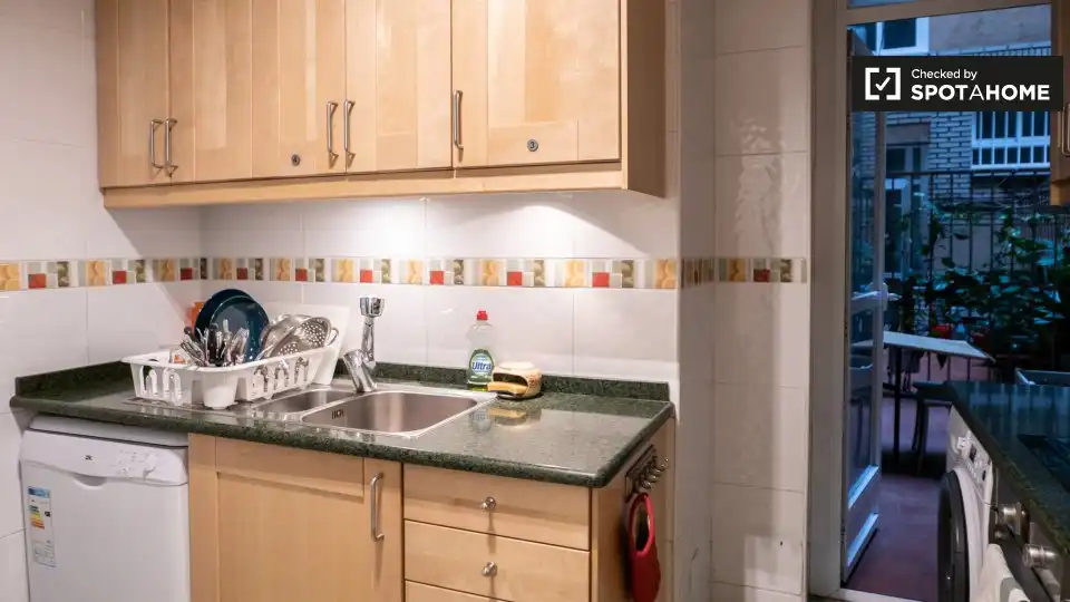 Cocina de Piso de alquiler en Alcalá de Henares con Aire acondicionado, Calefacción y Amueblado