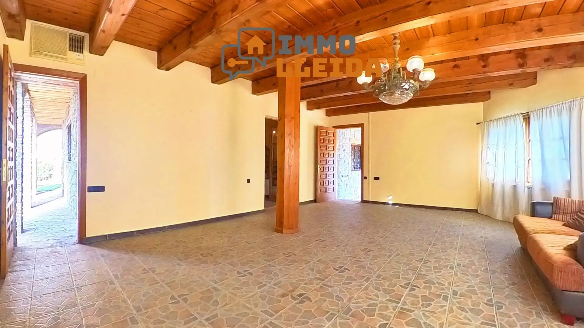 Casa con terraza en venta en Calle Sant Armengol 4, imagen 51