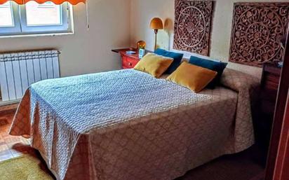 Bedroom of Flat to share in Oviedo   with Air Conditioner, Heating and Terrace