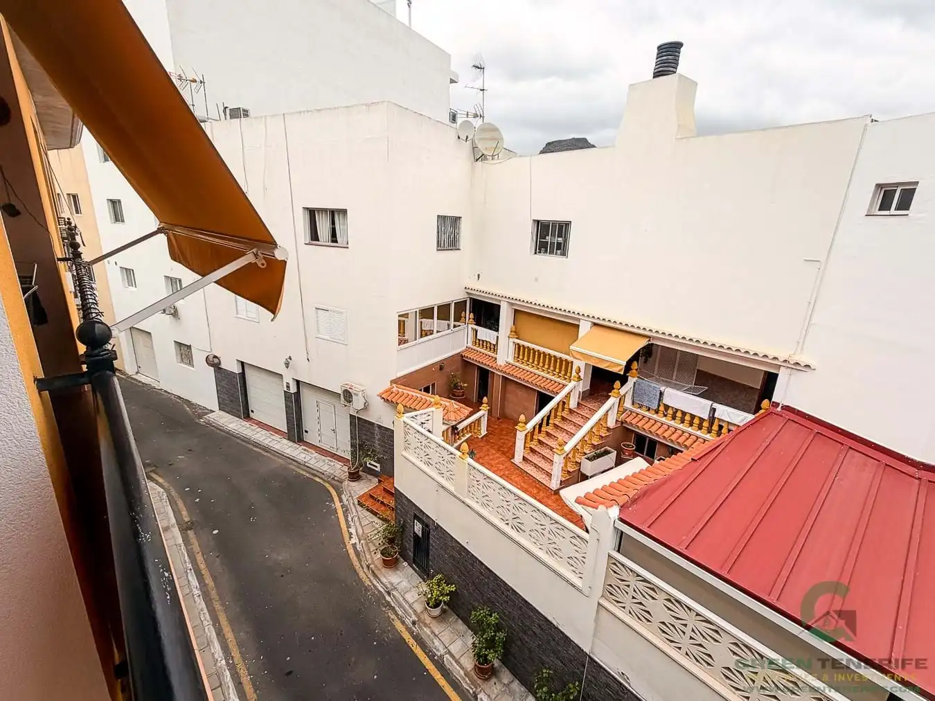 Vista exterior de Piso en venta en Arona con Terraza, Amueblado y Balcón