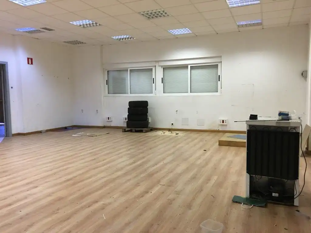 Nave industrial en venta en Teo