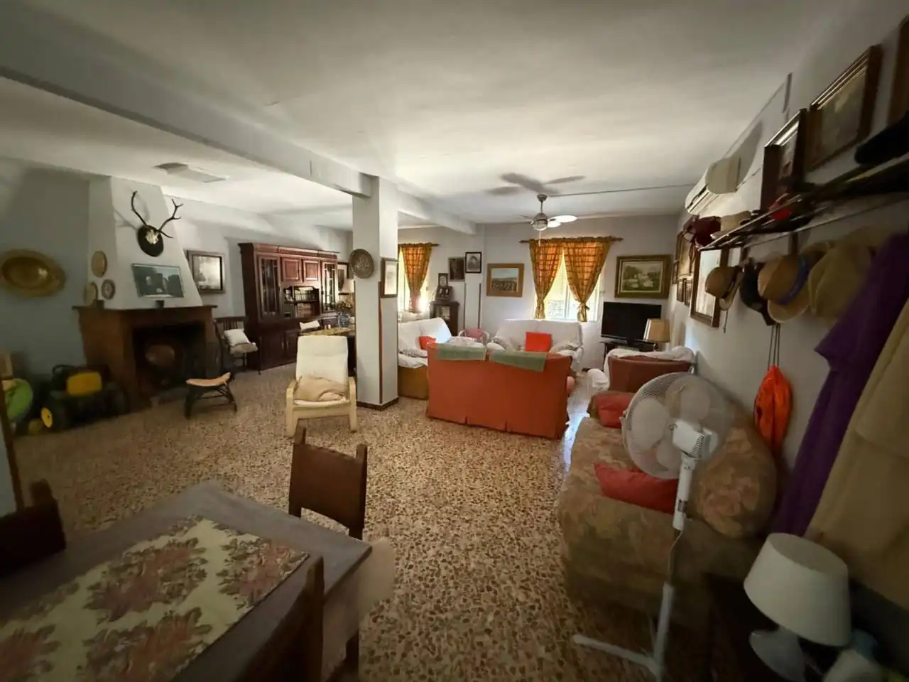 Sala de estar de Finca rústica en venta en Úbeda con Jardín privado y Piscina