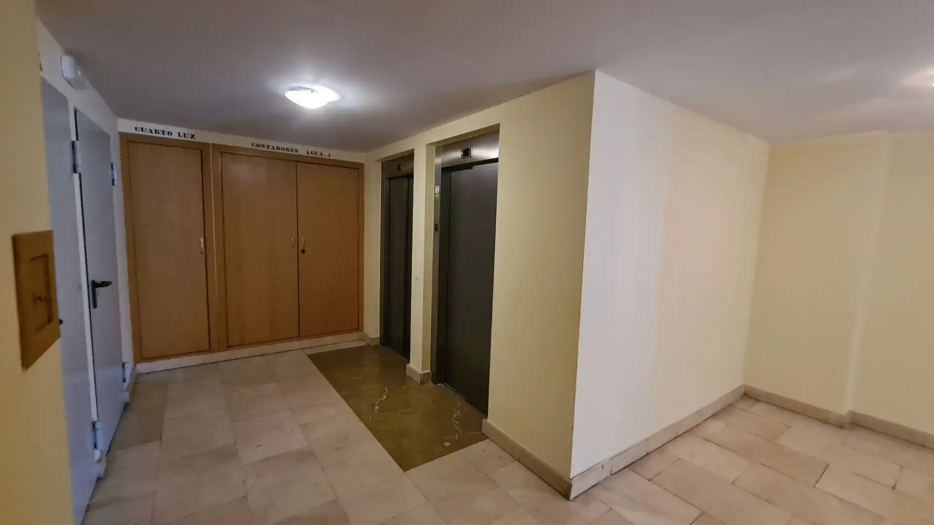 Appartamento con terrazza in vendita a Calle de Cabañales 55, imagen 6