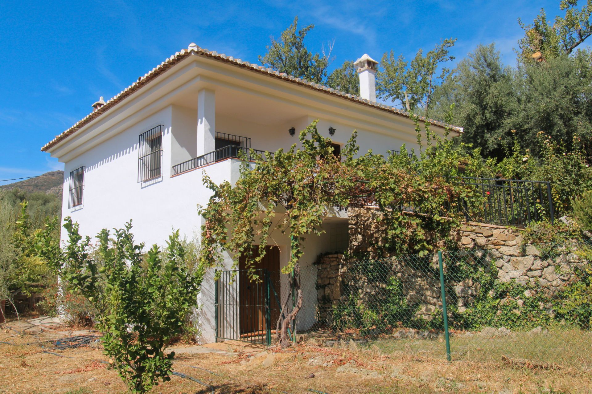 Außenansicht von Country house zum verkauf in Periana mit Heizung, Privatgarten und Terrasse