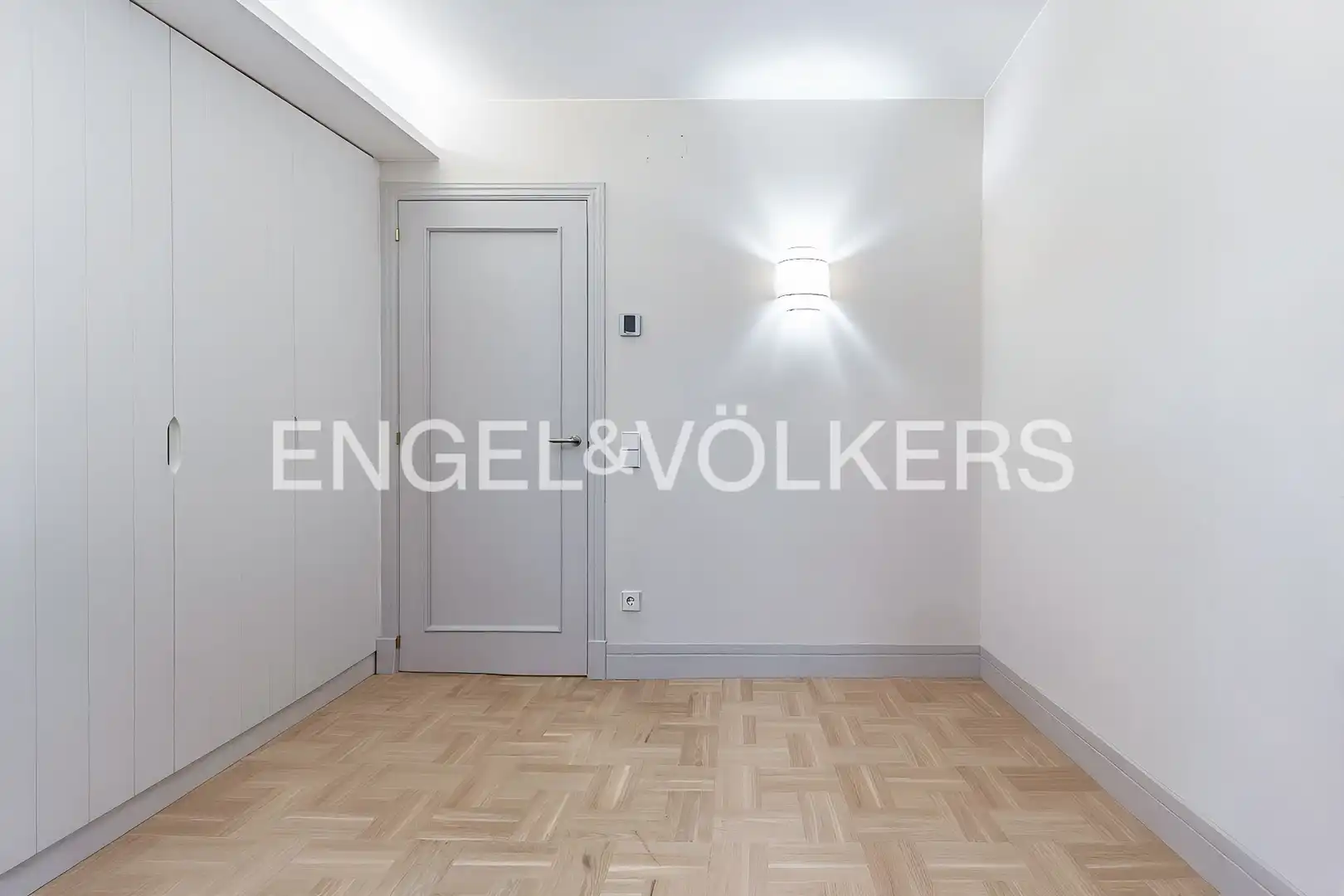 Flat for sale in Barcelona  with Air Conditioner, Heating and Parquet flooring