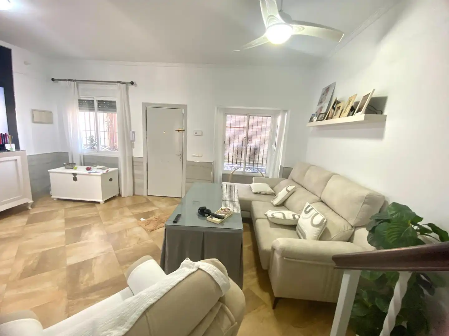 Sala de estar de Casa adosada en venta en Chipiona con Aire acondicionado, Jardín privado y Terraza