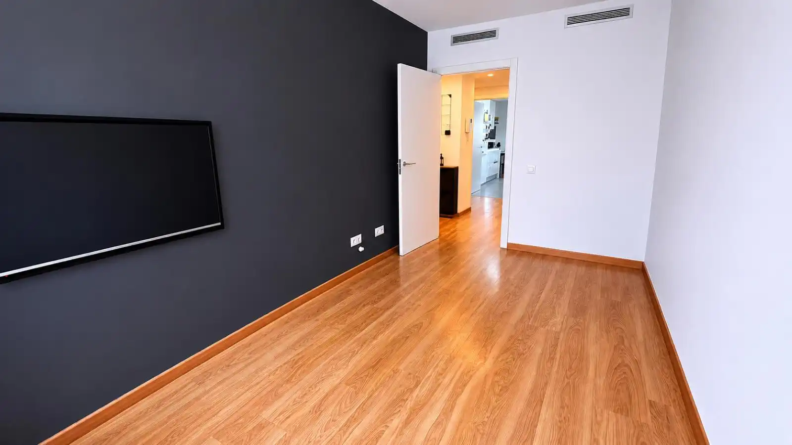 Living room of Flat for sale in Sant Just Desvern  with Air Conditioner, Heating and Private garden