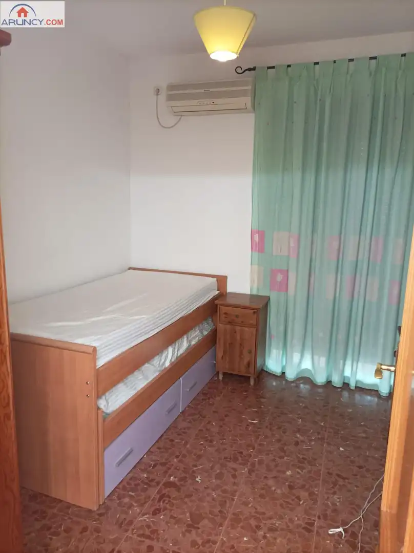 Dormitori de Casa o xalet en venda en Alcalá de Guadaira amb Aire condicionat, Calefacció i Terrassa