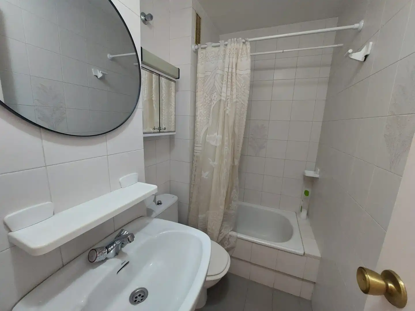 Badezimmer von Wohnung zum Verkauf in Fuengirola mit Klimaanlage, Möbliert und Waschmaschine