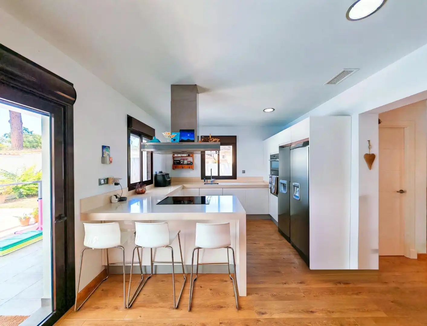 Cocina de Casa o chalet en venta en Chiclana de la Frontera con Aire acondicionado, Jardín privado y Terraza