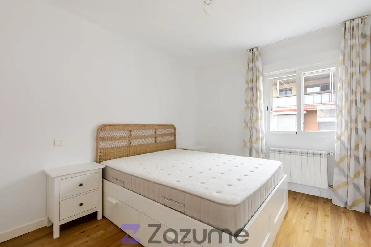 Schlafzimmer von Wohnung zur Miete in Madrid mit Klimaanlage, Heizung und Terrasse