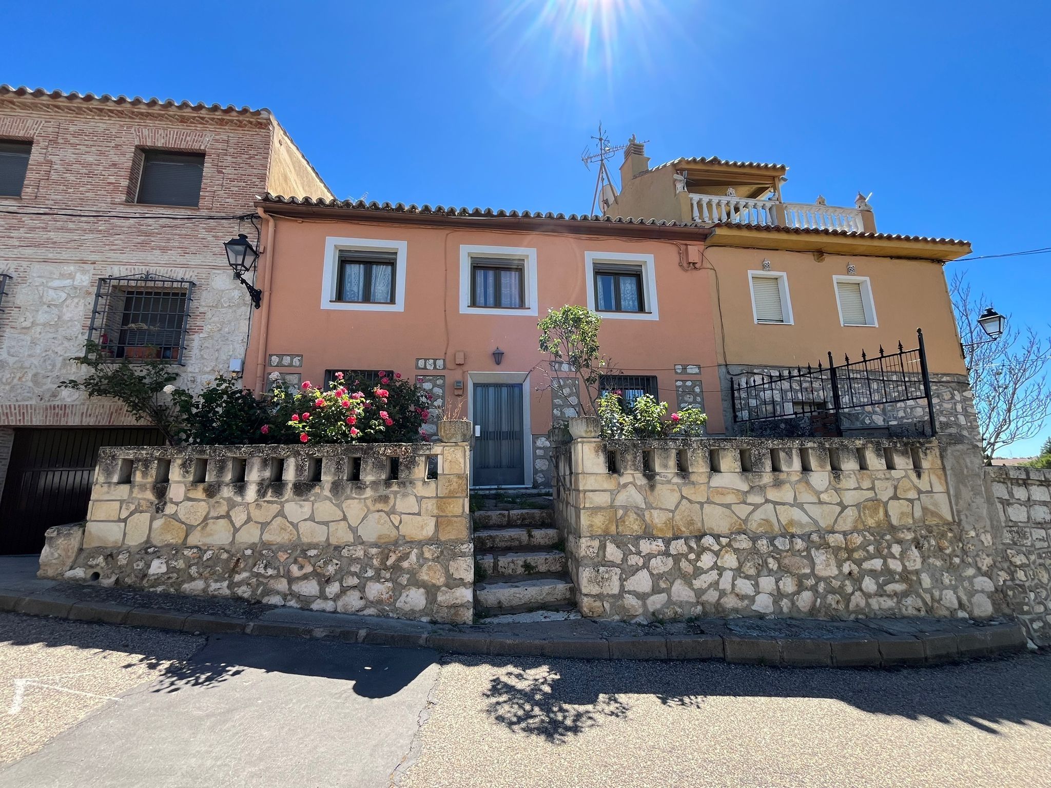 Exterior view of Single-family semi-detached for sale in Torija  with Private garden