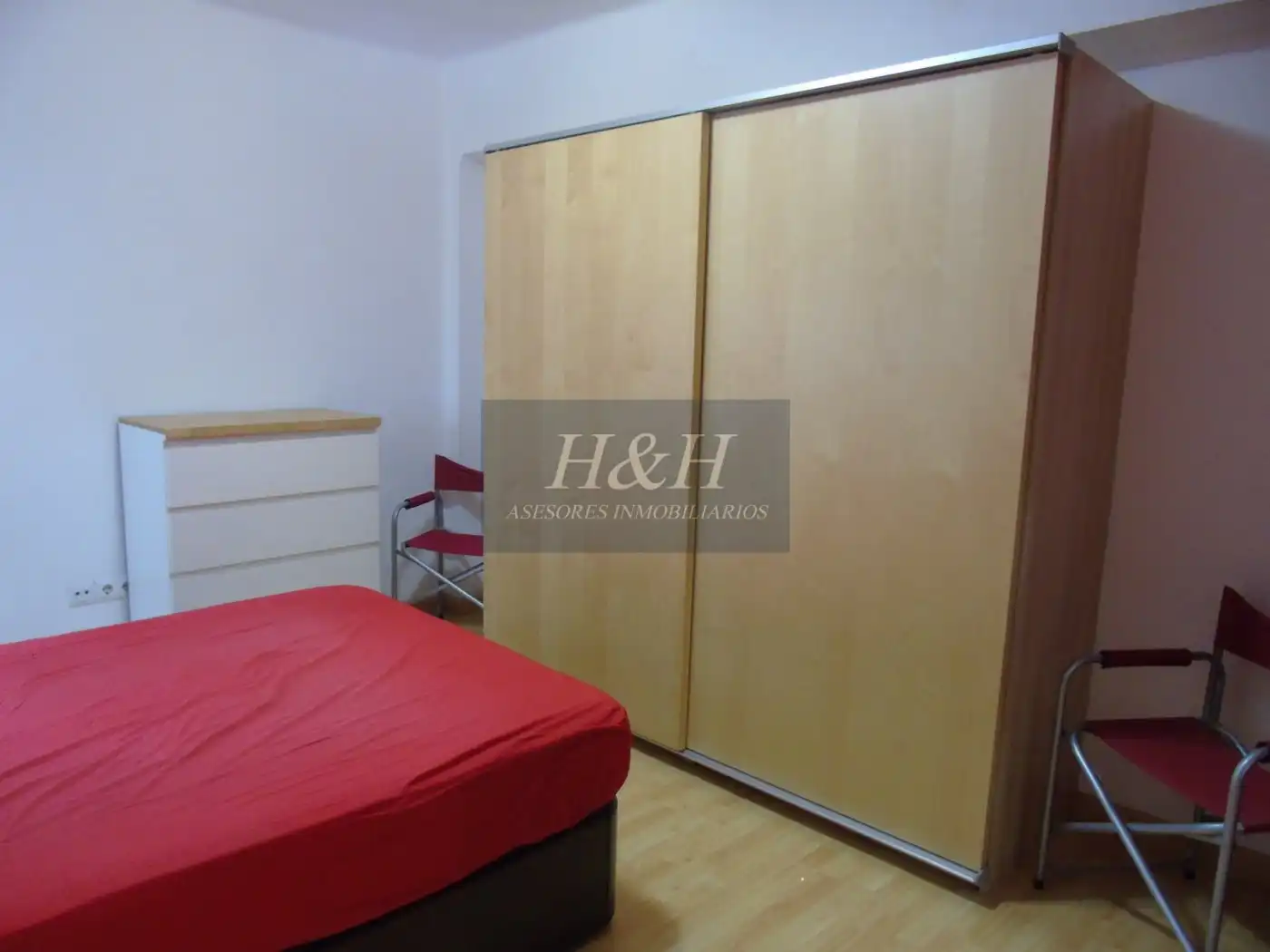 Habitación de Ático de alquiler en Burjassot con Parquet, Terraza y Amueblado