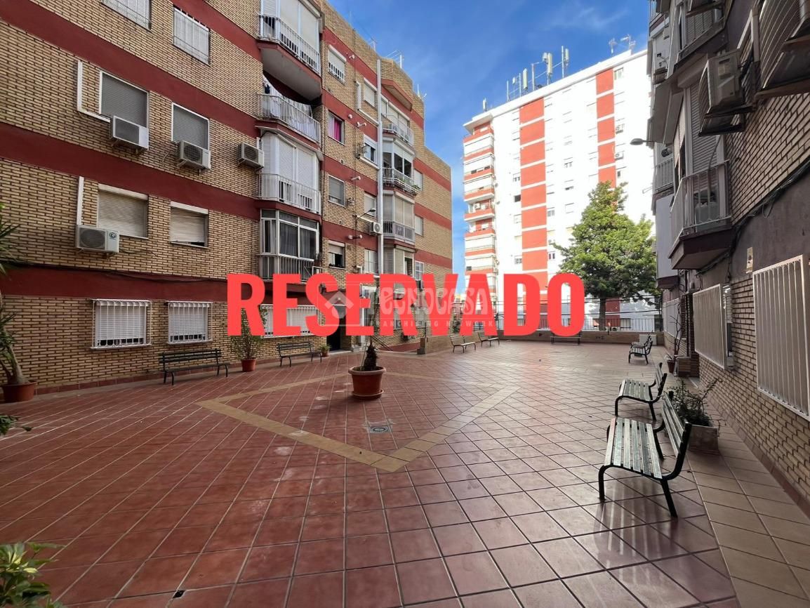 Flat for sale in N/A, Barrio Alto, San Juan de Aznalfarache