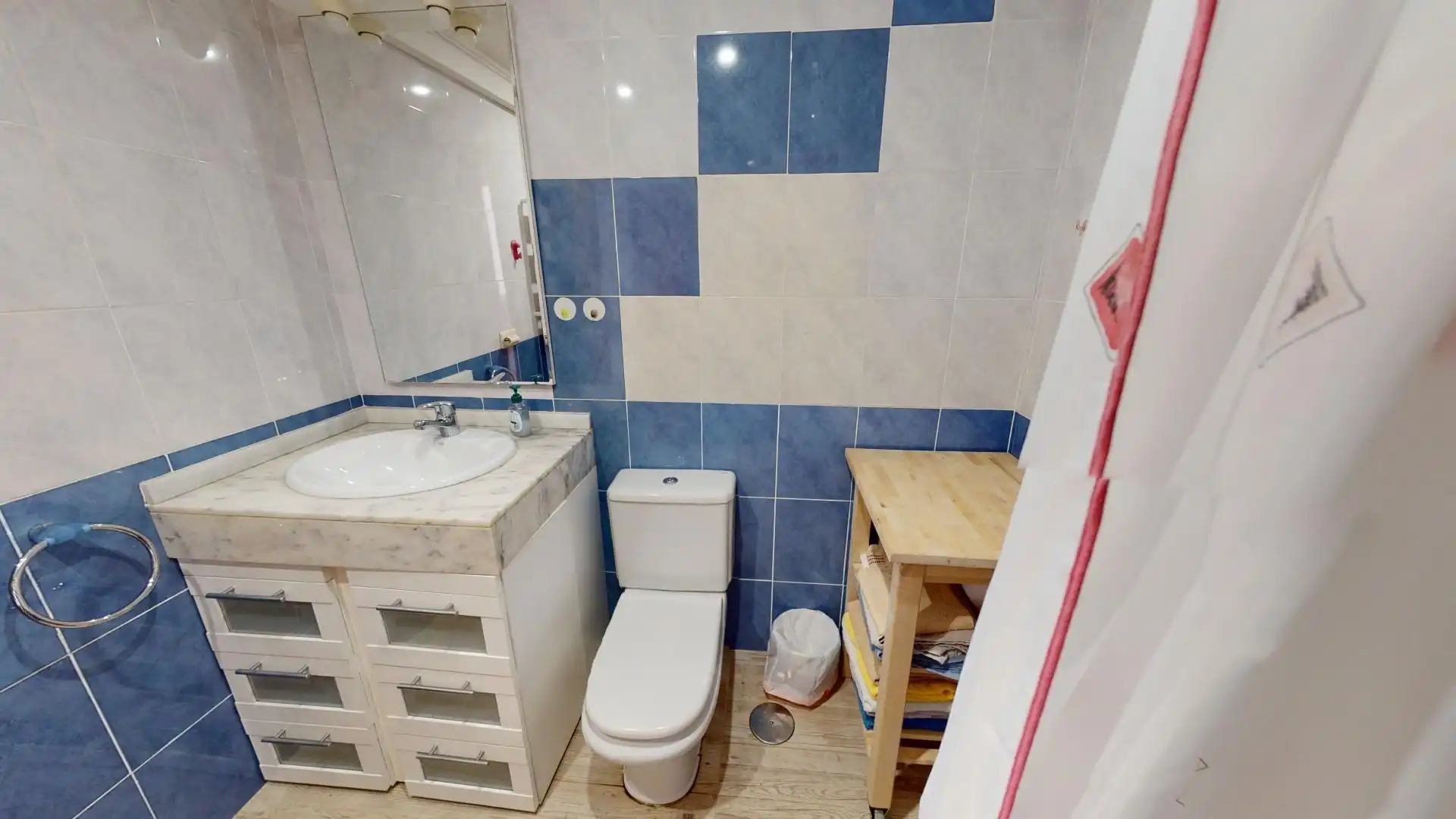 Badezimmer von Wohnungen zum Verkauf in L'Alfàs del Pi mit Klimaanlage, Privatgarten und Terrasse