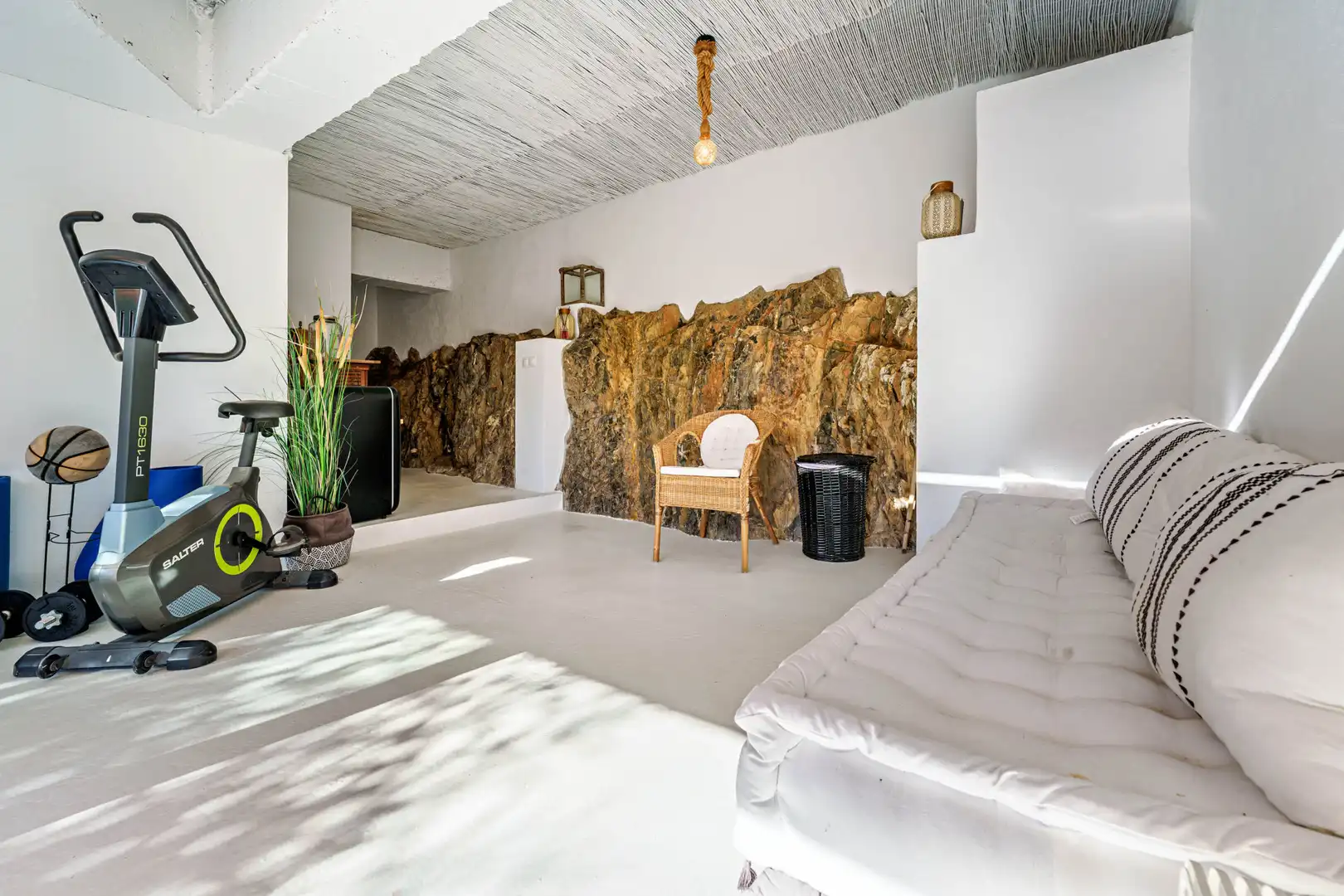 Sala d'estar de Casa adosada en venda en Benalmádena amb Aire condicionat, Jardí privat i Terrassa
