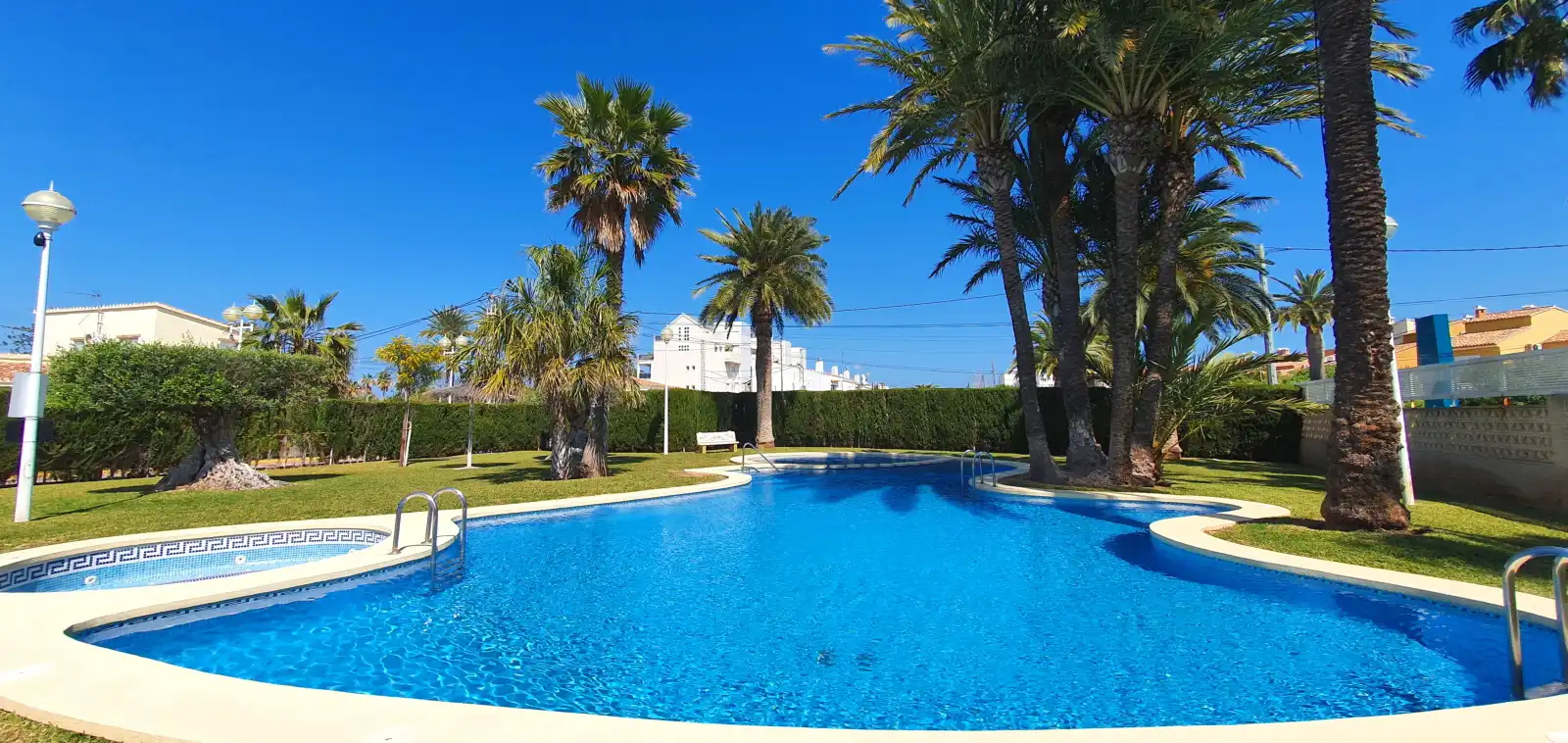 Piscina de Apartamento de alquiler en Dénia con Aire acondicionado, Calefacción y Terraza
