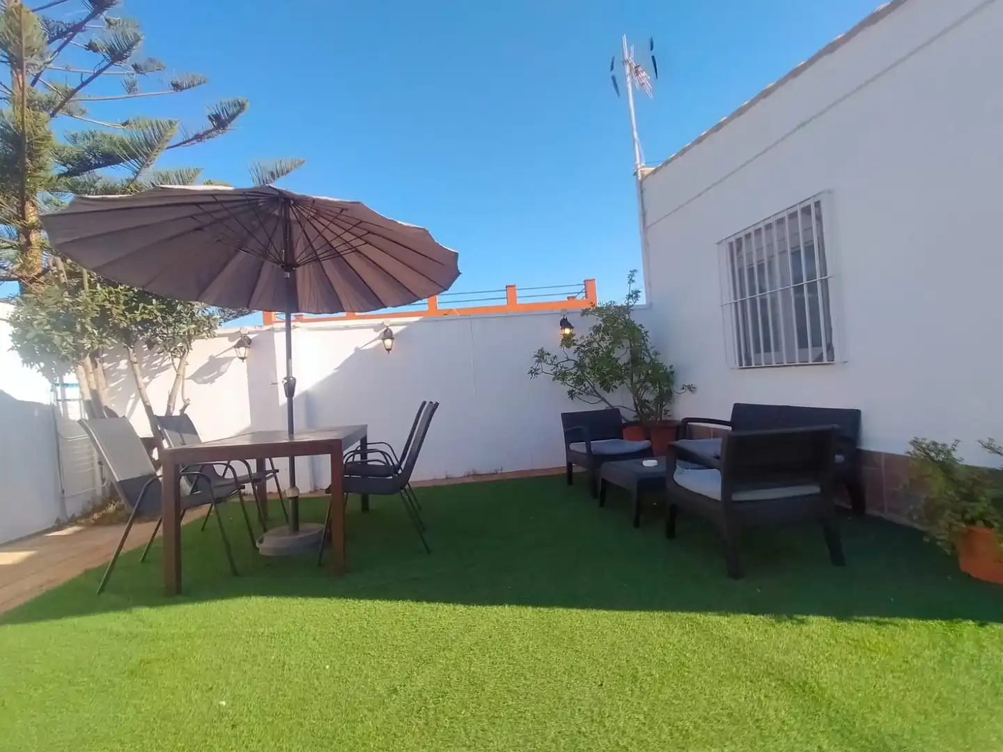 Terrassa de Casa o xalet en venda en El Puerto de Santa María amb Aire condicionat, Jardí privat i Terrassa