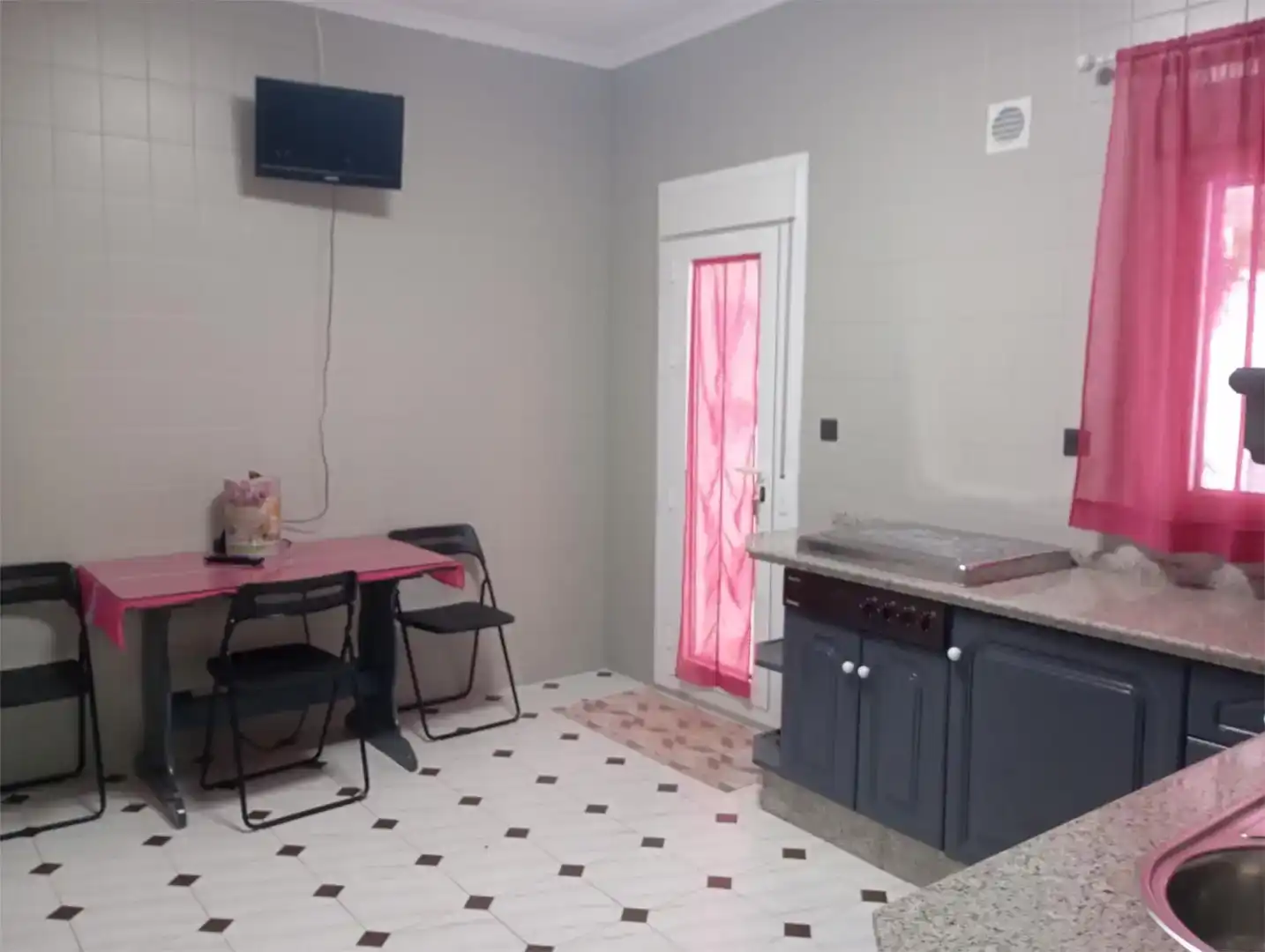 Cuina de Casa adosada en venda en Medellín amb Aire condicionat, Jardí privat i Traster