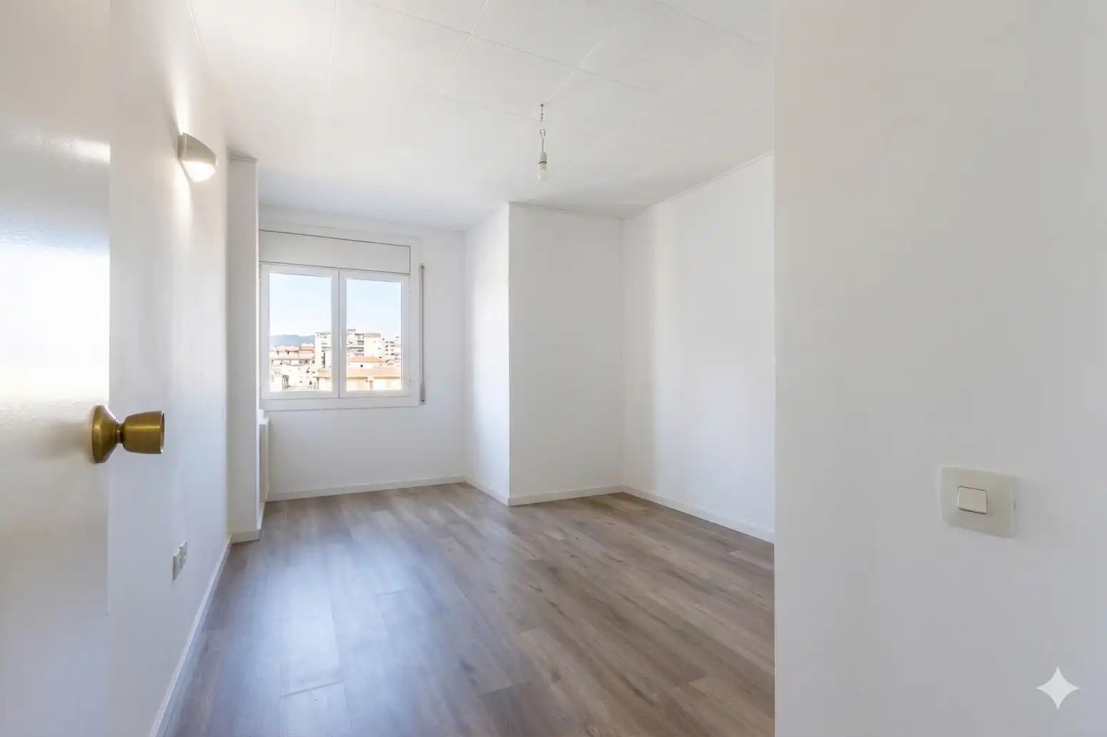 Schlafzimmer von Wohnung zum Verkauf in Terrassa mit Heizung, Parkett und Balkon